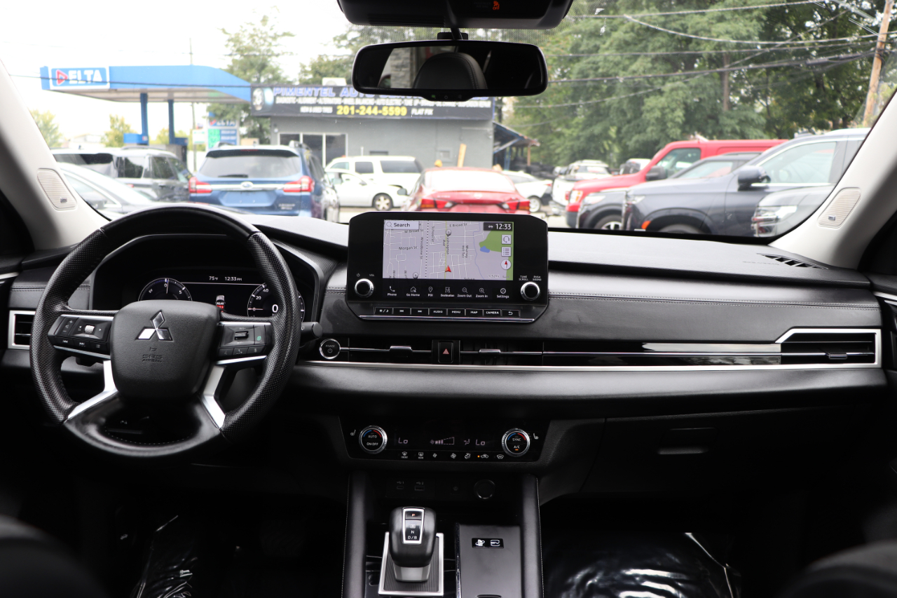 2024 Mitsubishi Outlander SE S-AWC photo 16