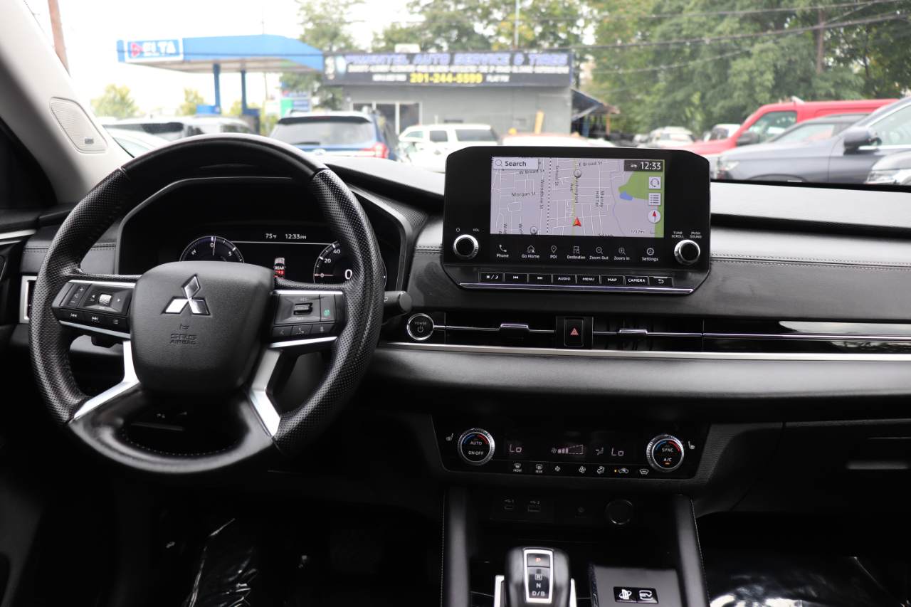 2024 Mitsubishi Outlander SE S-AWC photo 17