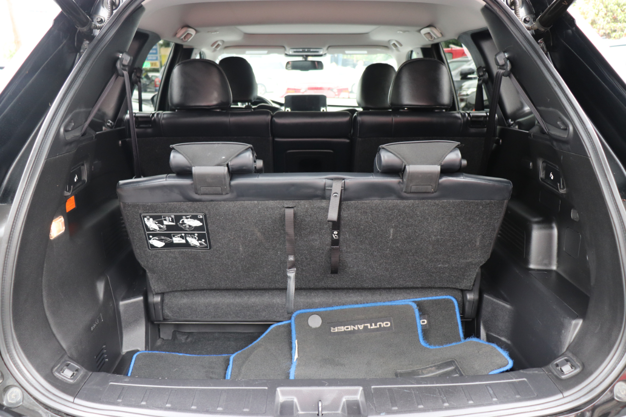 2024 Mitsubishi Outlander SE S-AWC photo 48