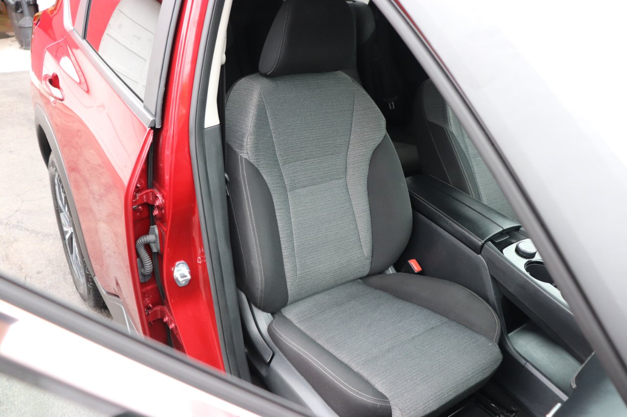 2023 Nissan Rogue SV photo 14