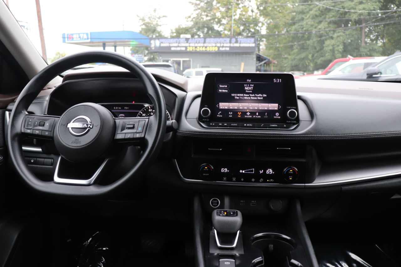 2023 Nissan Rogue SV photo 16