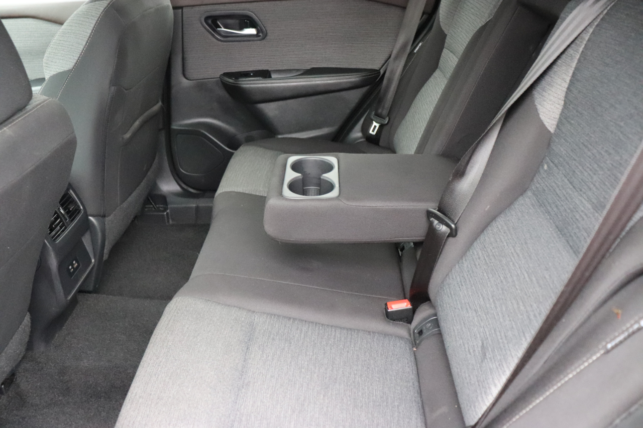2023 Nissan Rogue SV photo 20
