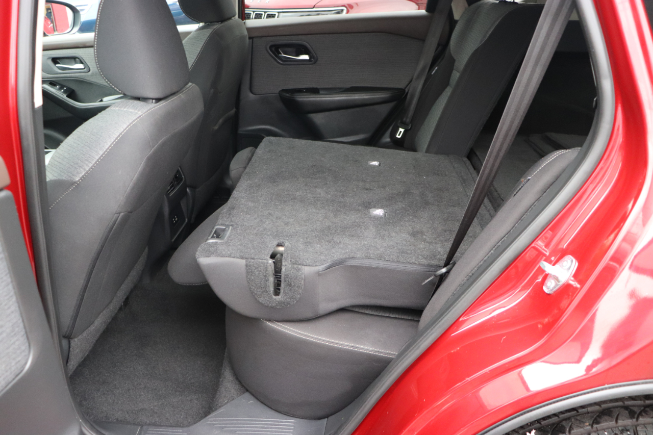 2023 Nissan Rogue SV photo 21