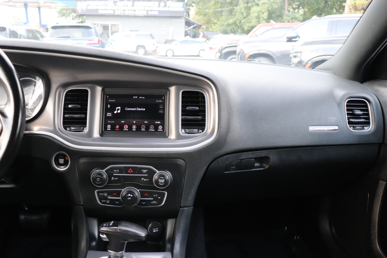 2022 Dodge Charger SXT photo 15