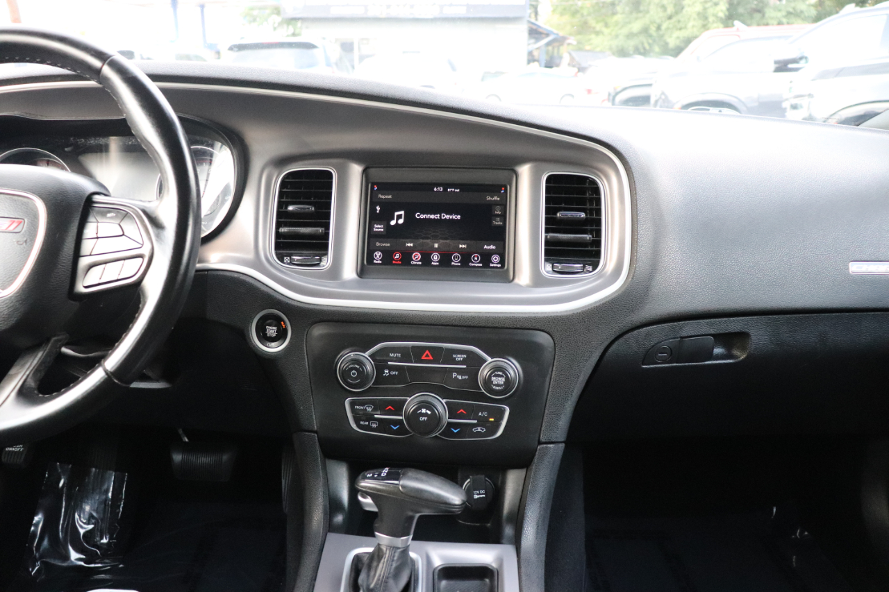 2022 Dodge Charger SXT photo 16