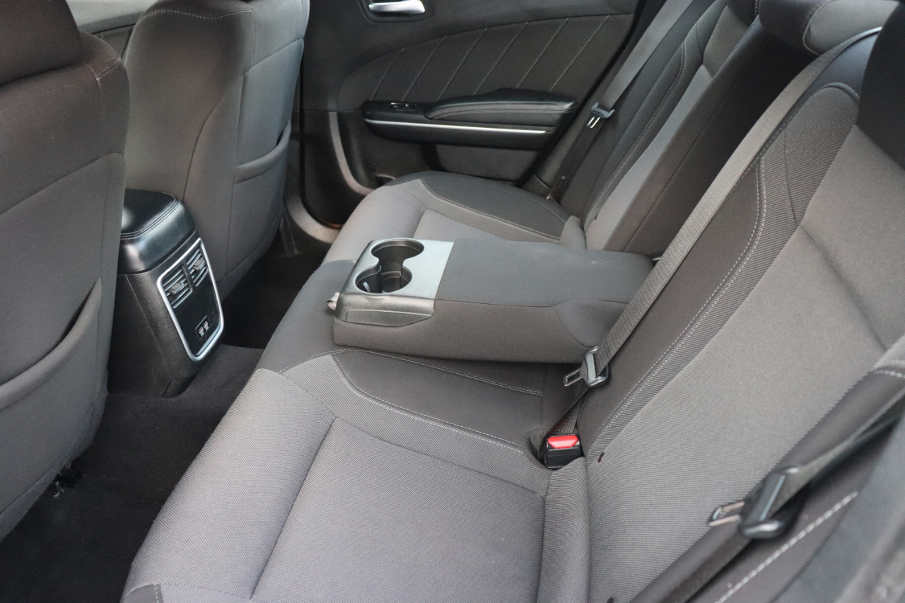 2022 Dodge Charger SXT photo 19
