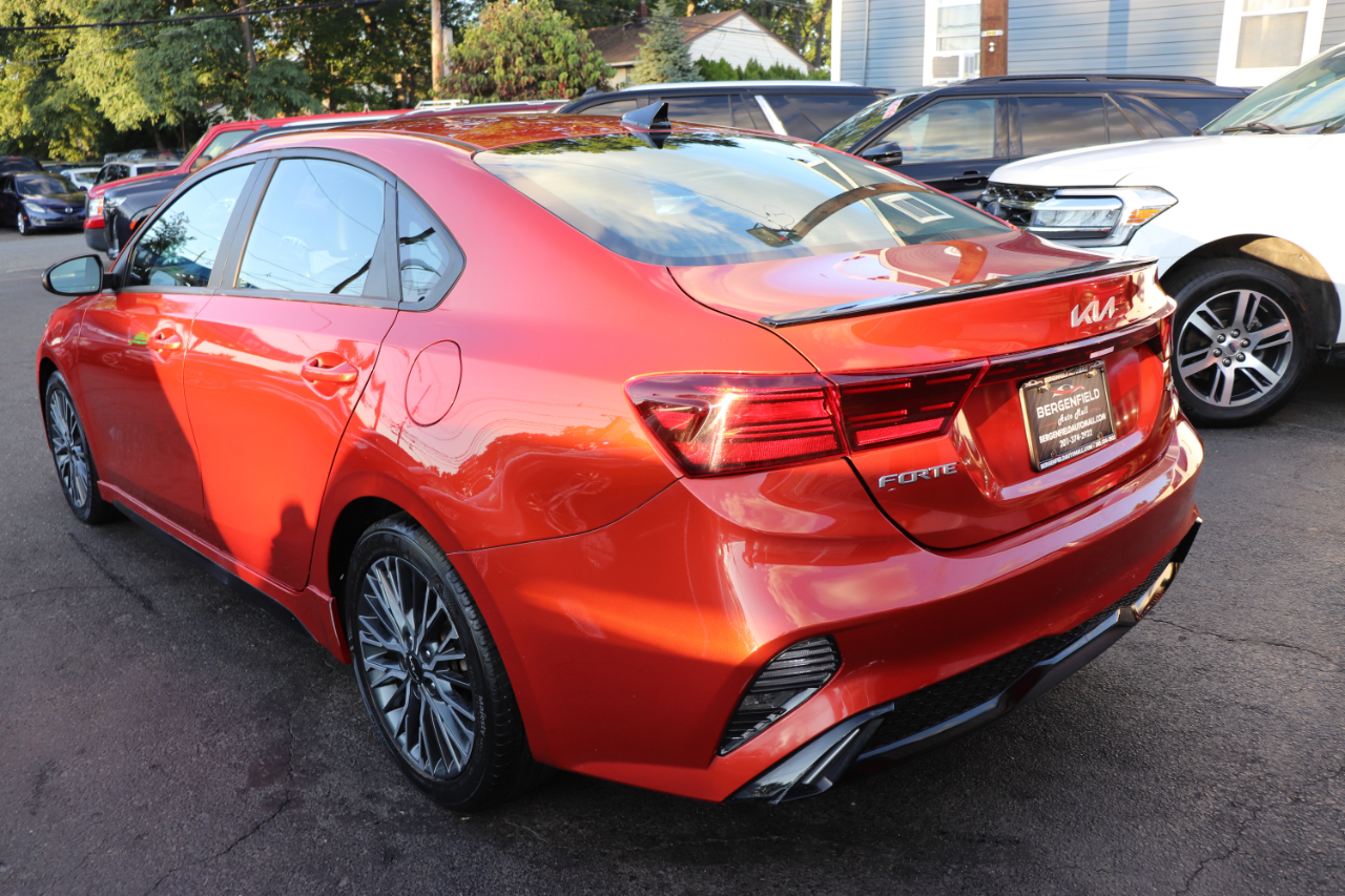 2023 Kia Forte GT-Line photo 3
