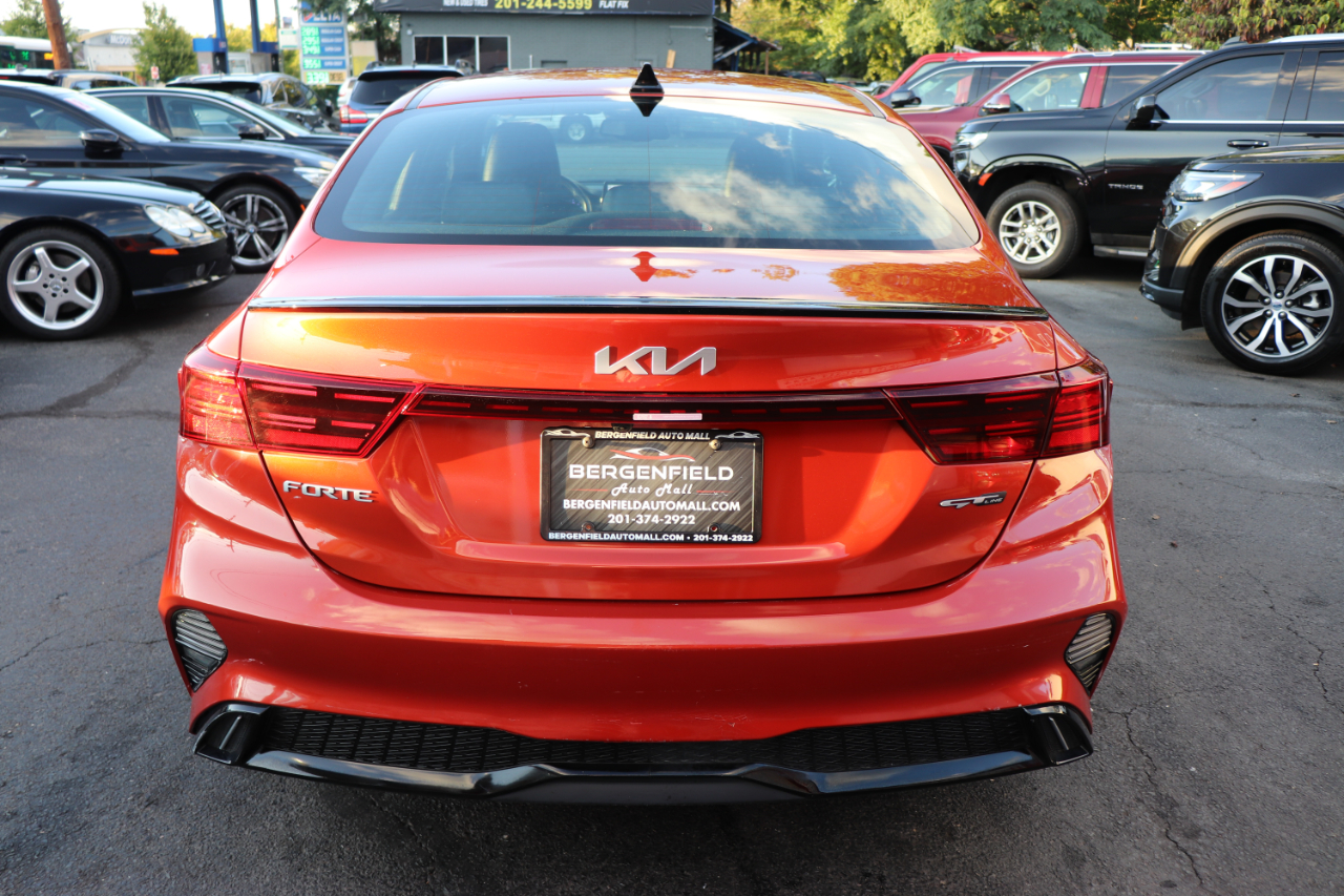 2023 Kia Forte GT-Line photo 4