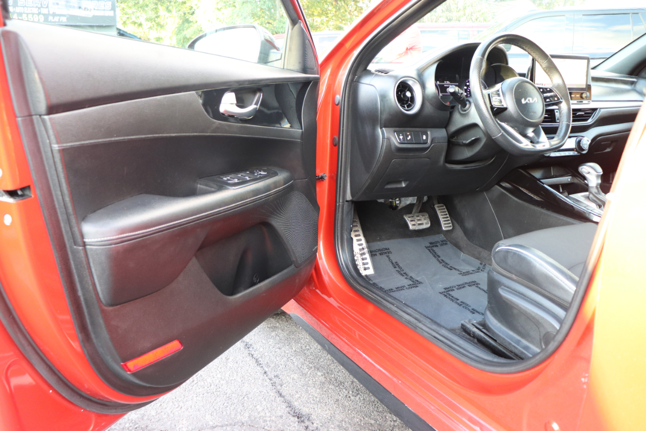 2023 Kia Forte GT-Line photo 10