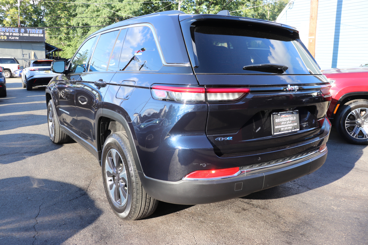 2024 Jeep Cherokee Limited 4xe photo 2