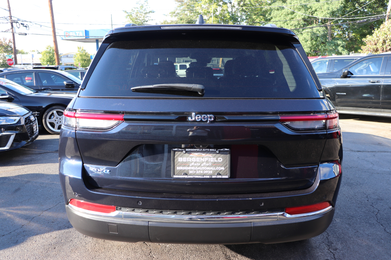 2024 Jeep Cherokee Limited 4xe photo 3