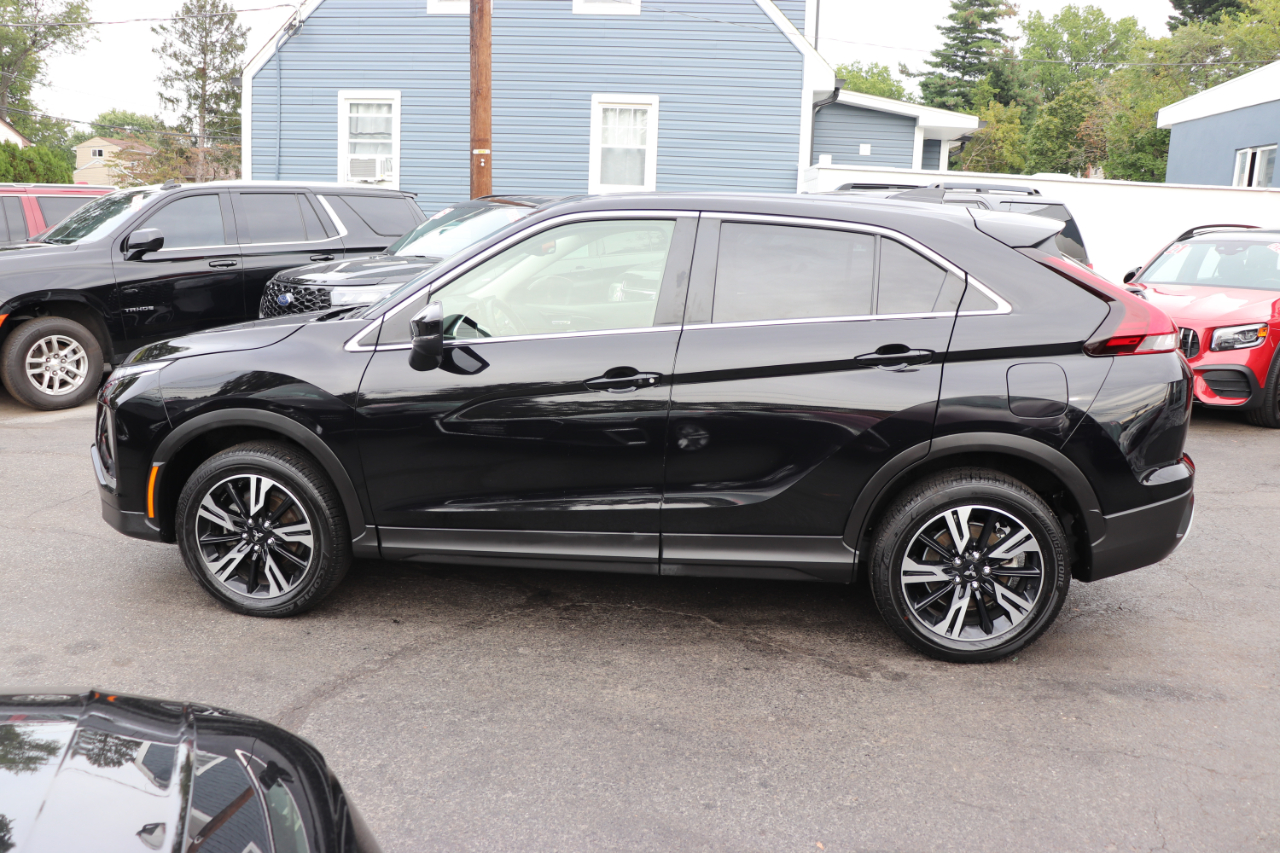 2024 Mitsubishi Eclipse Cross SE photo 2