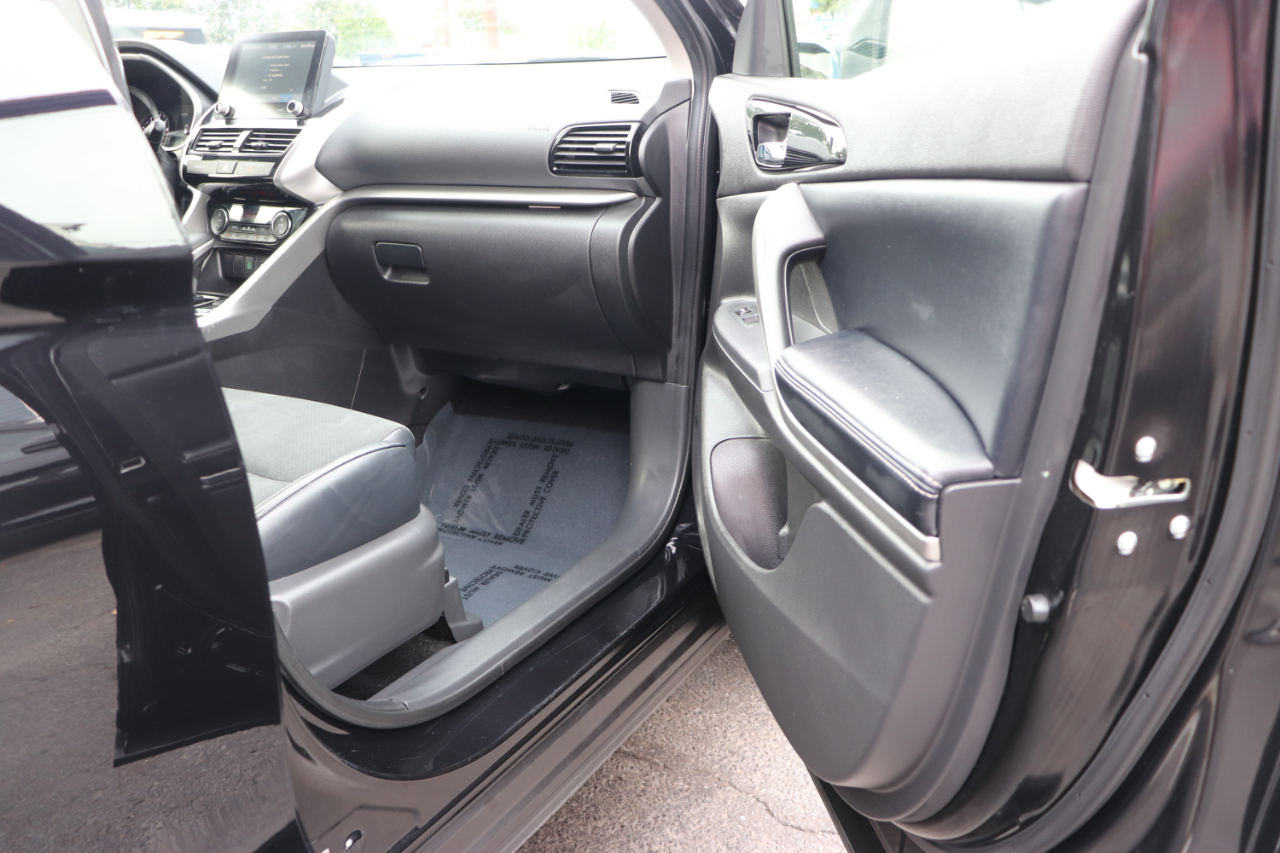 2024 Mitsubishi Eclipse Cross SE photo 14
