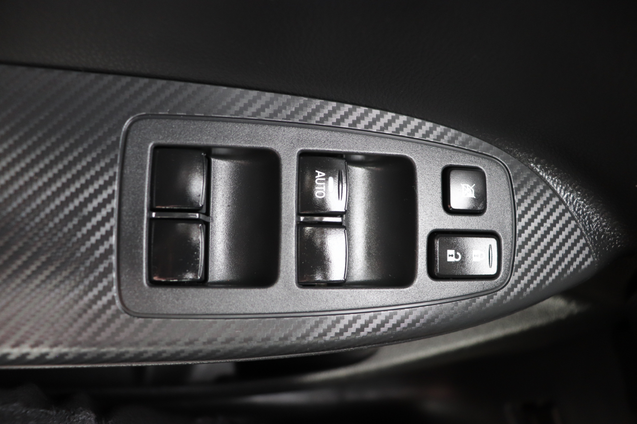 2024 Mitsubishi Eclipse Cross SE photo 37