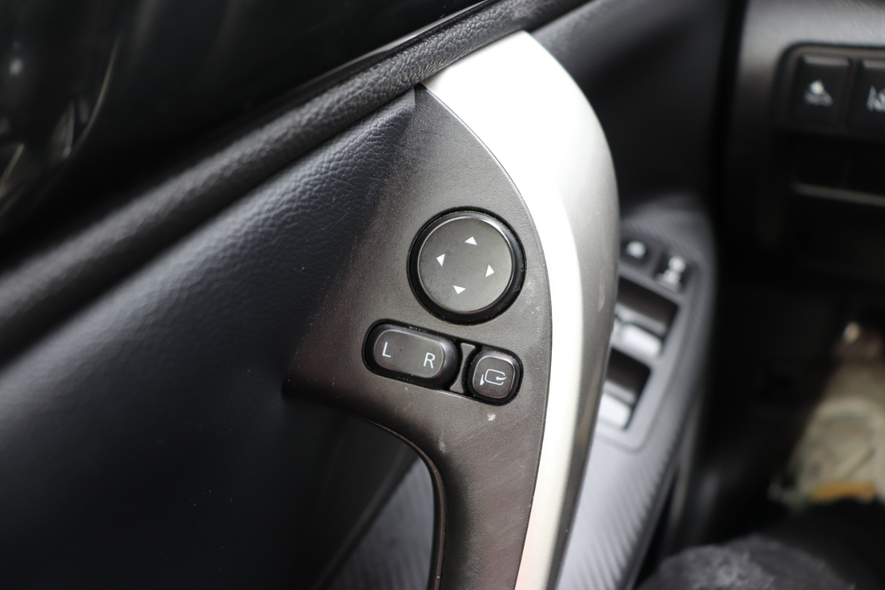 2024 Mitsubishi Eclipse Cross SE photo 38