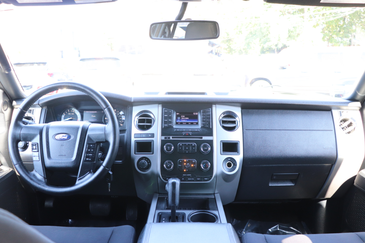 2017 Ford Expedition EL XLT photo 17