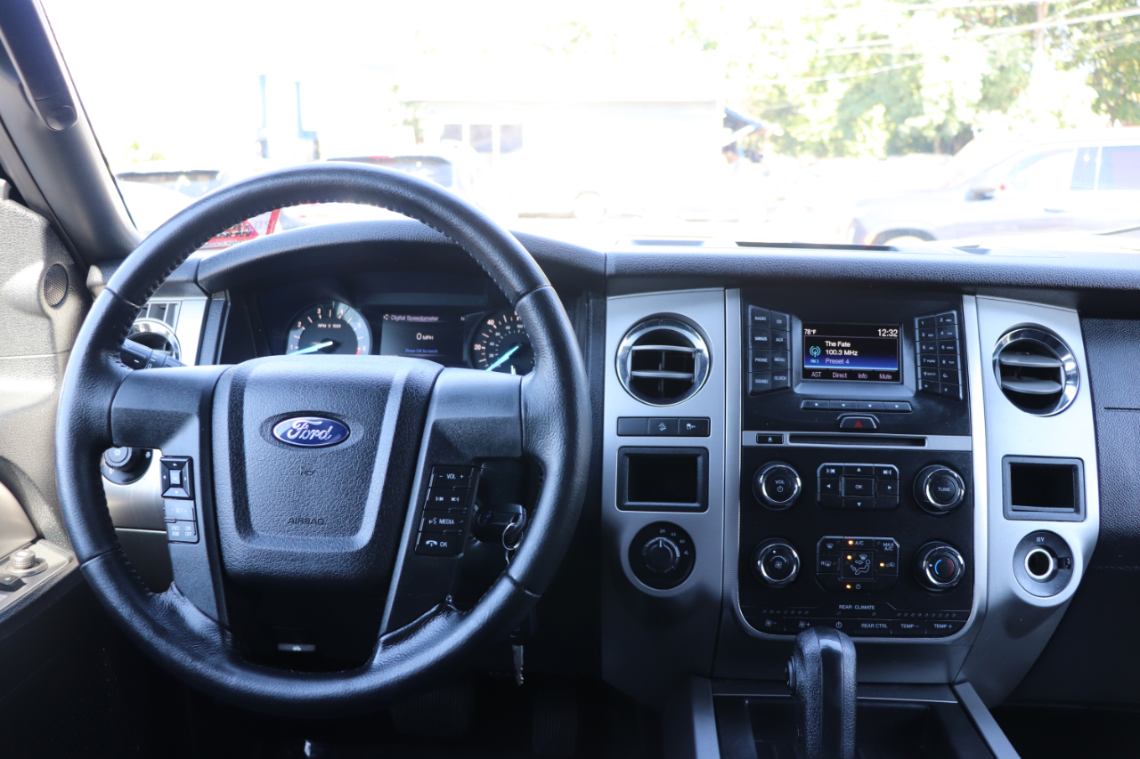 2017 Ford Expedition EL XLT photo 18