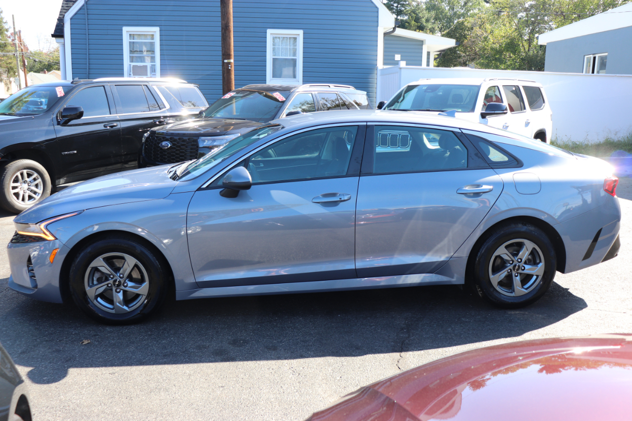 2023 Kia K5 LXS photo 2