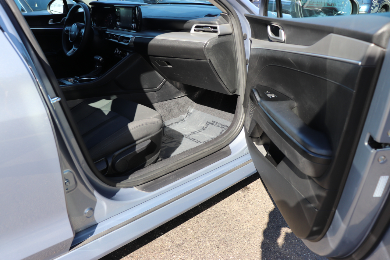 2023 Kia K5 LXS photo 15