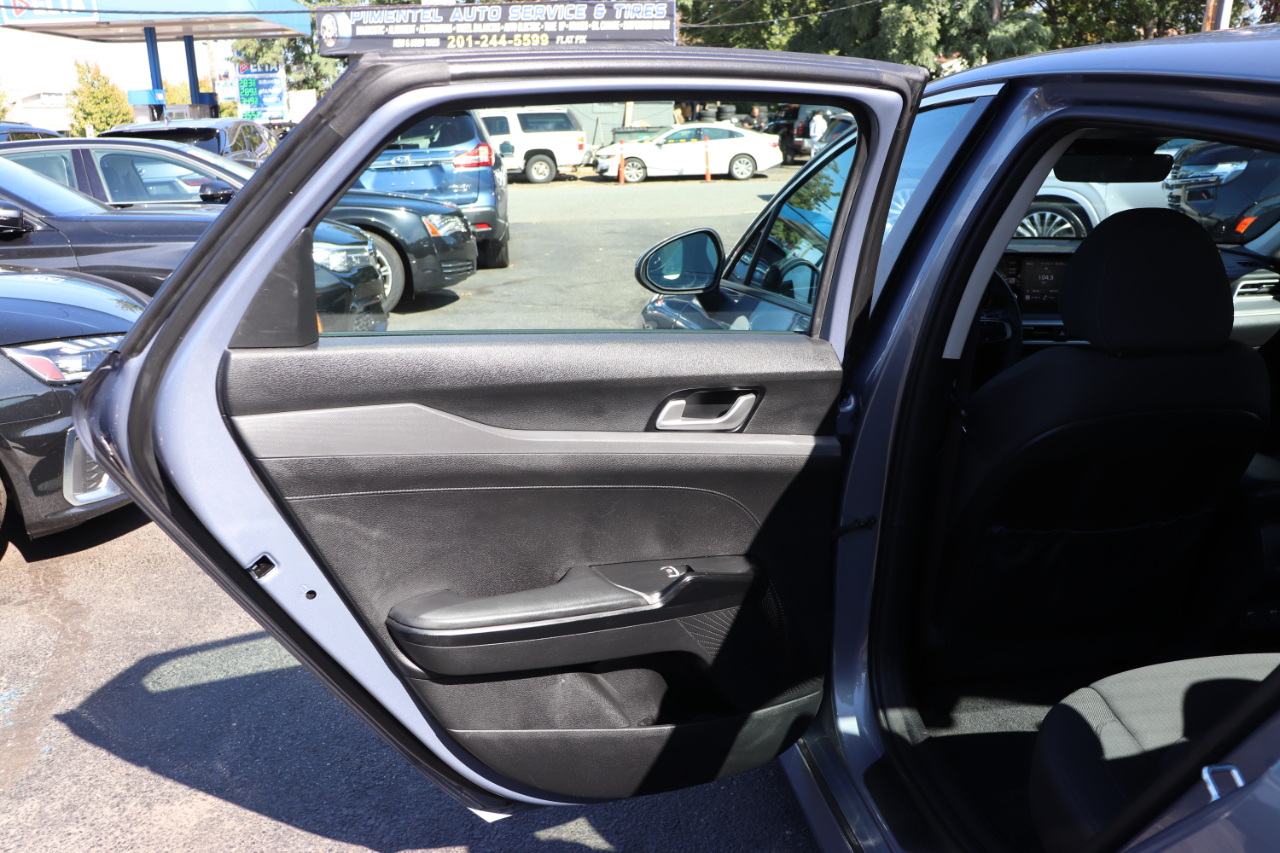 2023 Kia K5 LXS photo 24