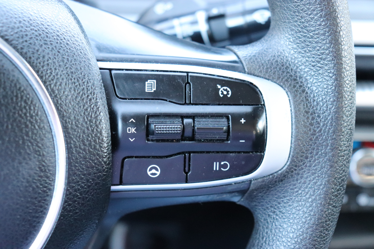 2023 Kia K5 LXS photo 29