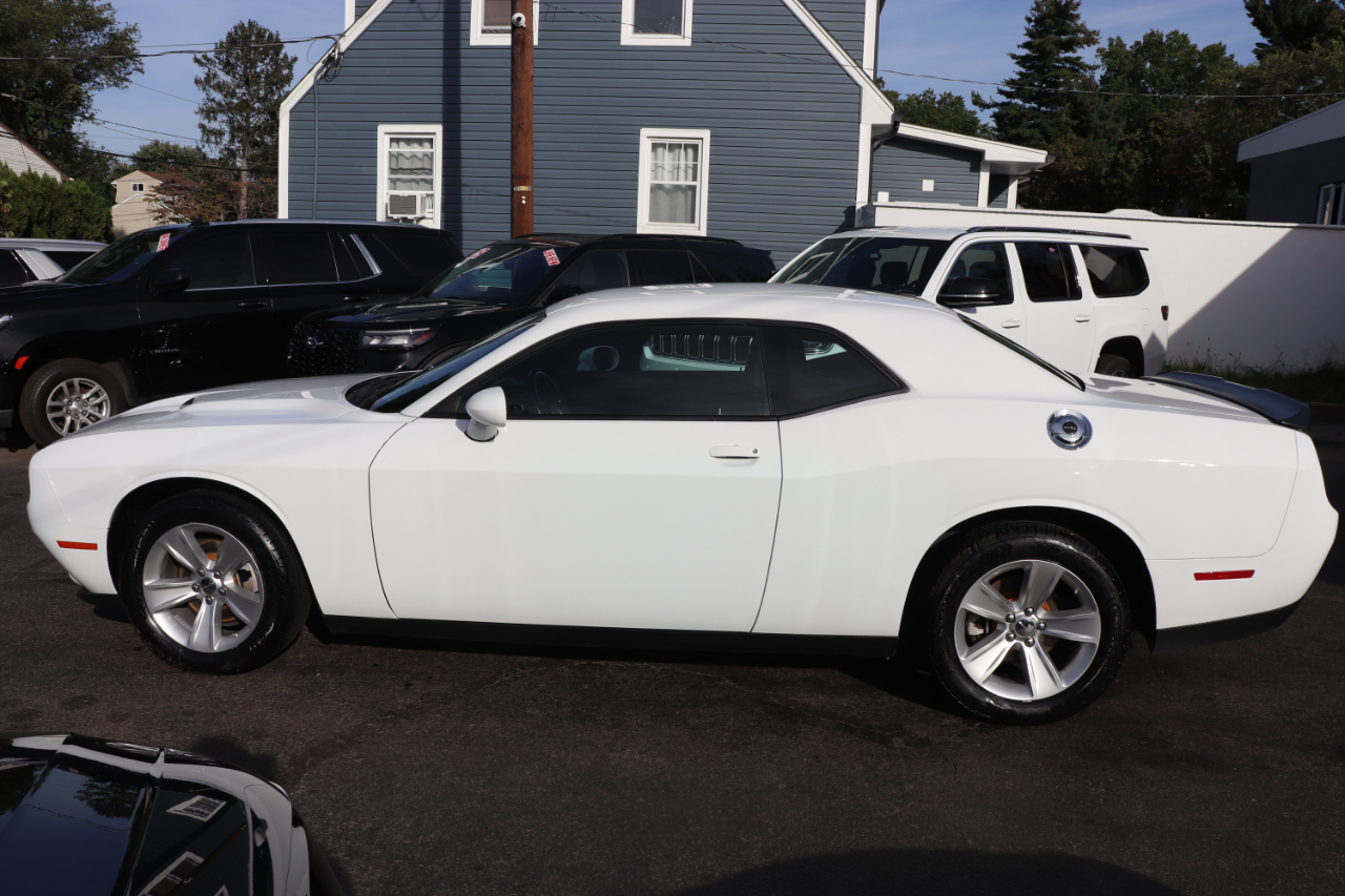 2023 Dodge Challenger SXT photo 2