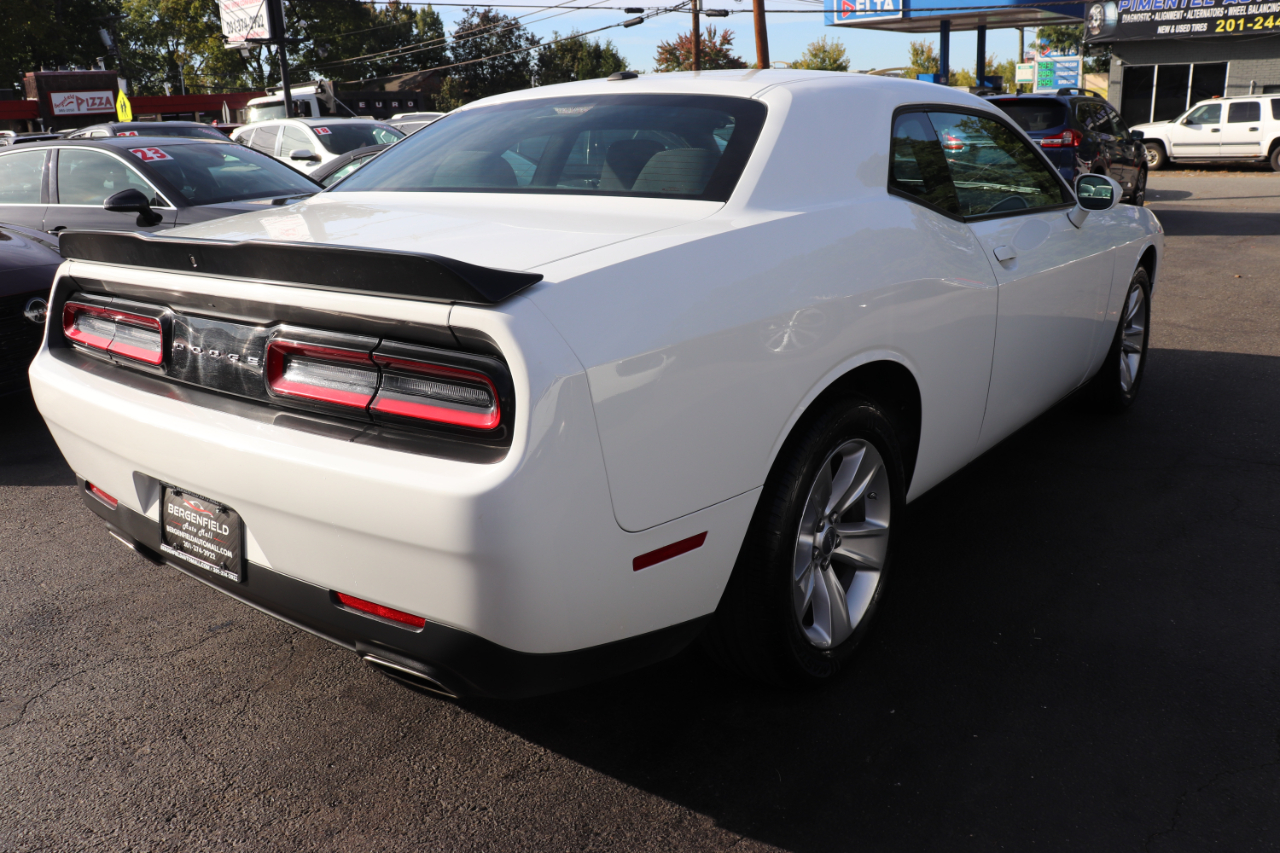 2023 Dodge Challenger SXT photo 5