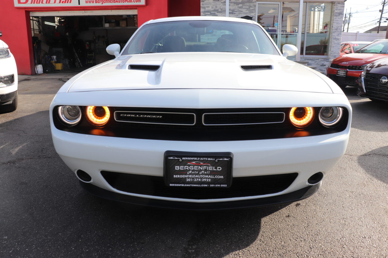 2023 Dodge Challenger SXT photo 8