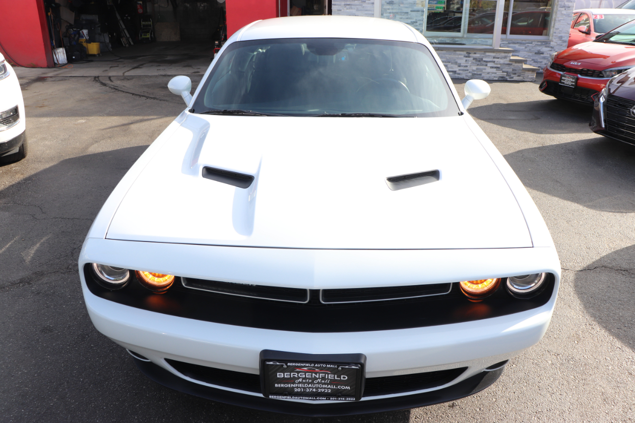 2023 Dodge Challenger SXT photo 9
