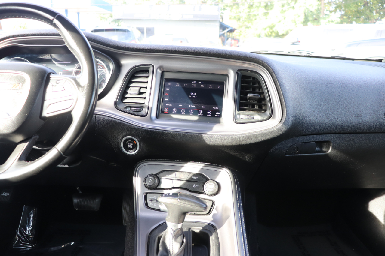 2023 Dodge Challenger SXT photo 17