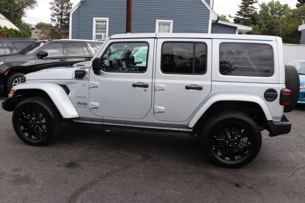 2024 Jeep Wrangler 4xe Sahara photo 2