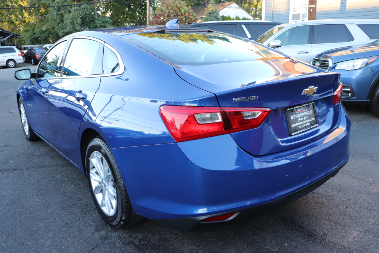 2023 Chevrolet Malibu 1LT photo 3