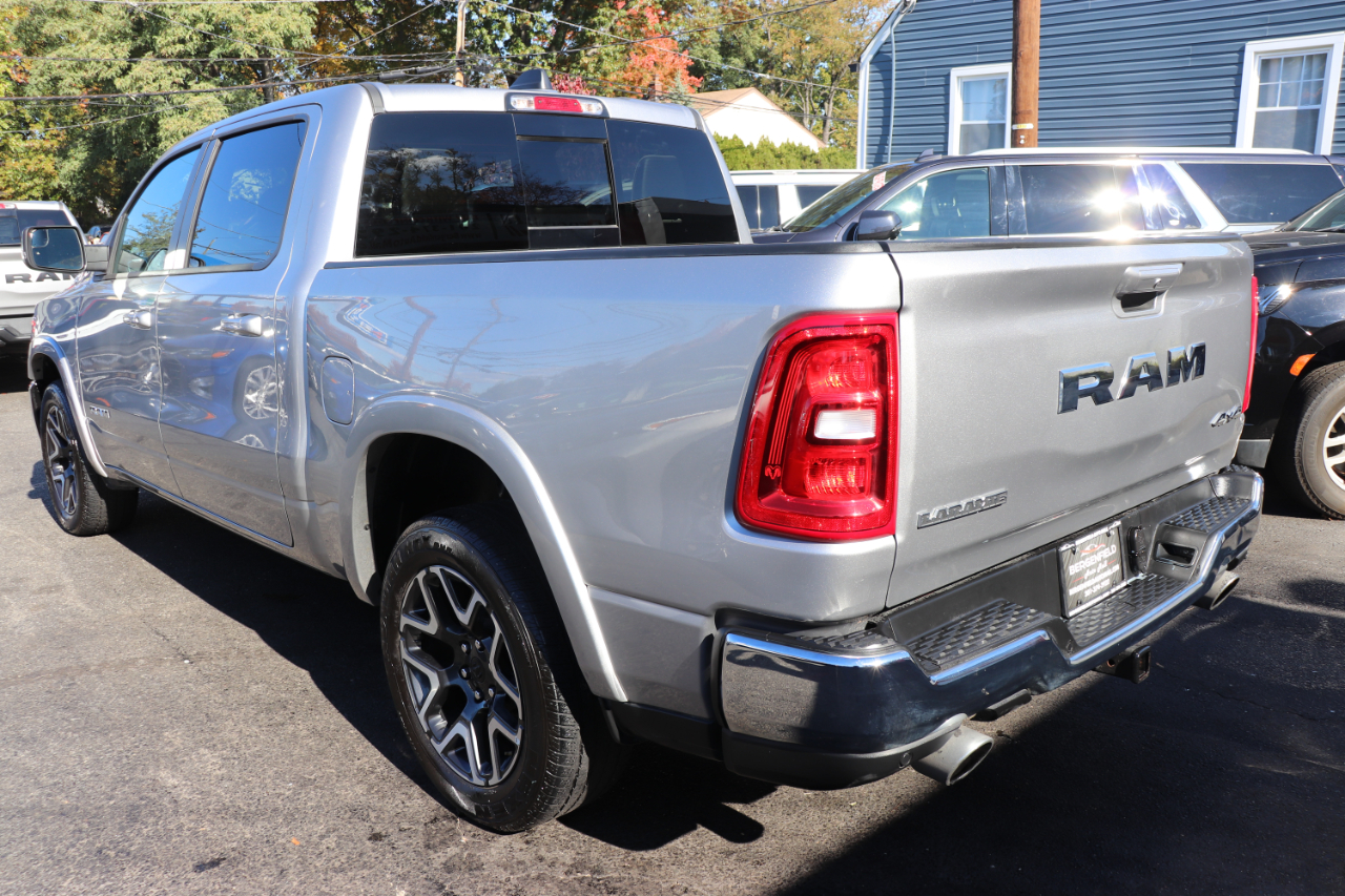 RAM 1500 Laramie 4x4 Crew Cab 5'7" Box 2025 RAM 1500 Laramie 4x4 Crew Cab 5'7" Box 2025