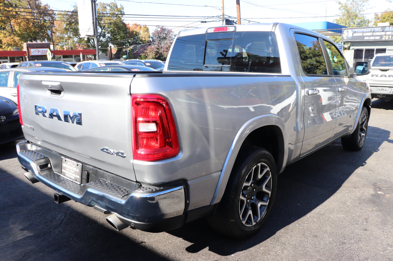 RAM 1500 Laramie 4x4 Crew Cab 5'7" Box 2025 RAM 1500 Laramie 4x4 Crew Cab 5'7" Box 2025