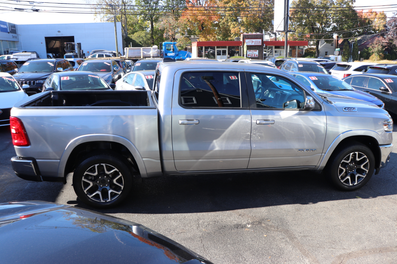 RAM 1500 Laramie 4x4 Crew Cab 5'7" Box 2025 RAM 1500 Laramie 4x4 Crew Cab 5'7" Box 2025