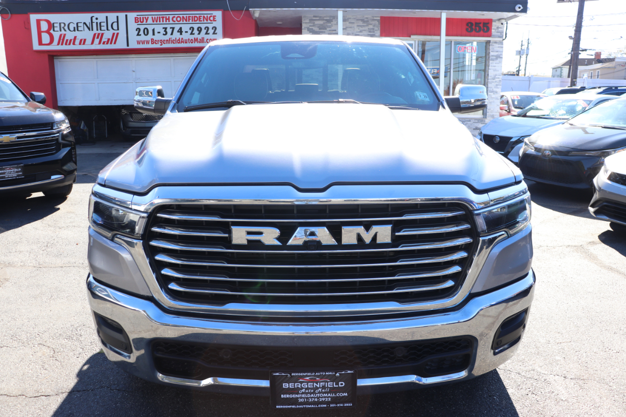 RAM 1500 Laramie 4x4 Crew Cab 5'7" Box 2025 RAM 1500 Laramie 4x4 Crew Cab 5'7" Box 2025