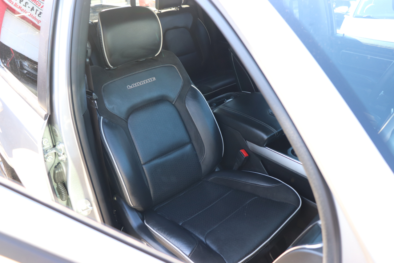 RAM 1500 Laramie 4x4 Crew Cab 5'7" Box 2025 RAM 1500 Laramie 4x4 Crew Cab 5'7" Box 2025