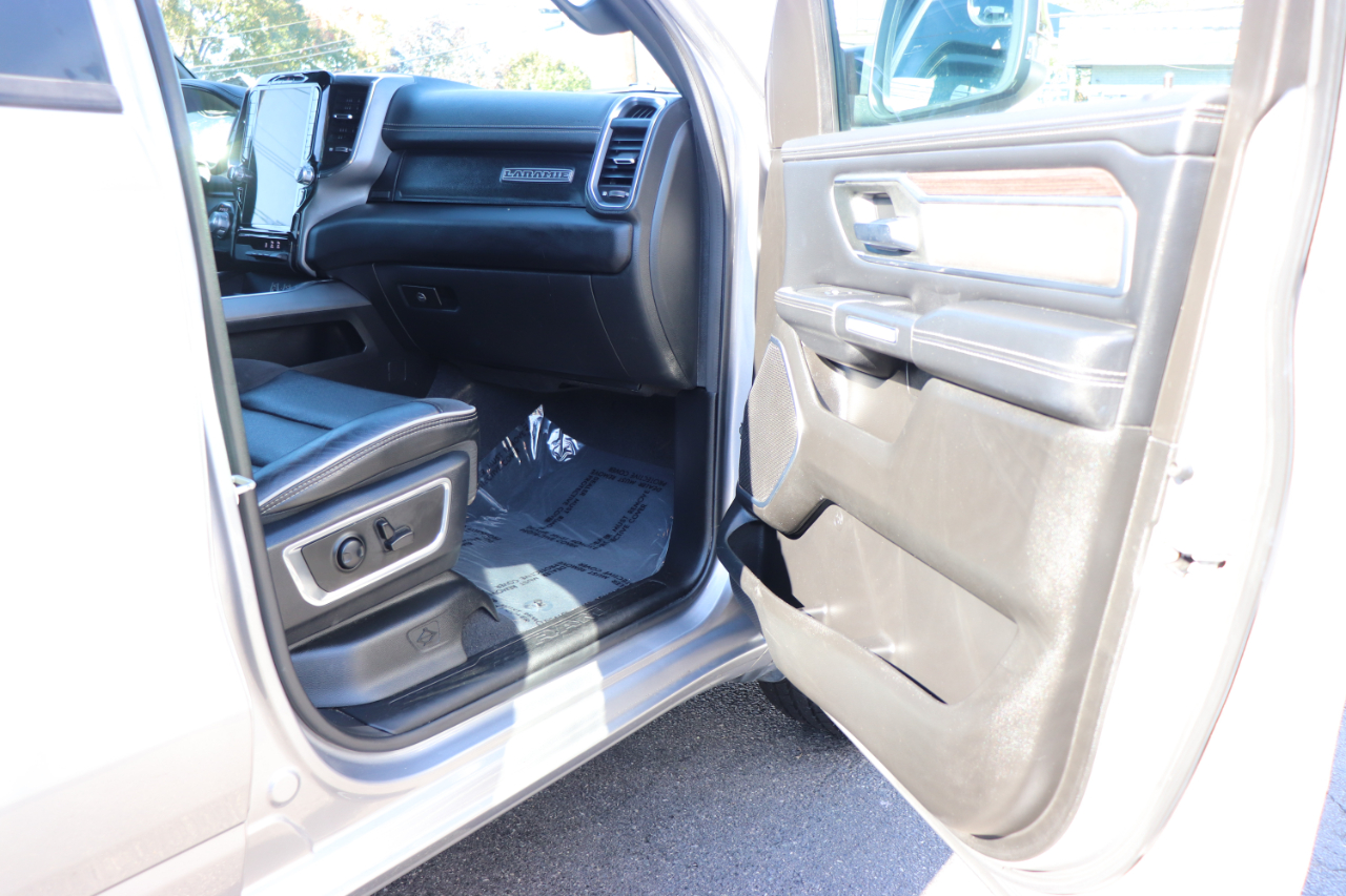 RAM 1500 Laramie 4x4 Crew Cab 5'7" Box 2025 RAM 1500 Laramie 4x4 Crew Cab 5'7" Box 2025