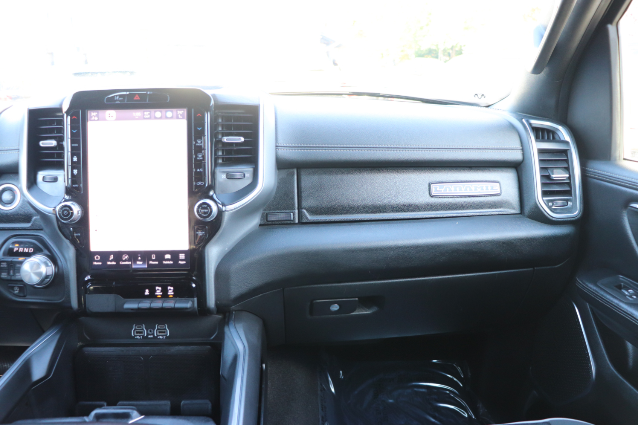 RAM 1500 Laramie 4x4 Crew Cab 5'7" Box 2025 RAM 1500 Laramie 4x4 Crew Cab 5'7" Box 2025