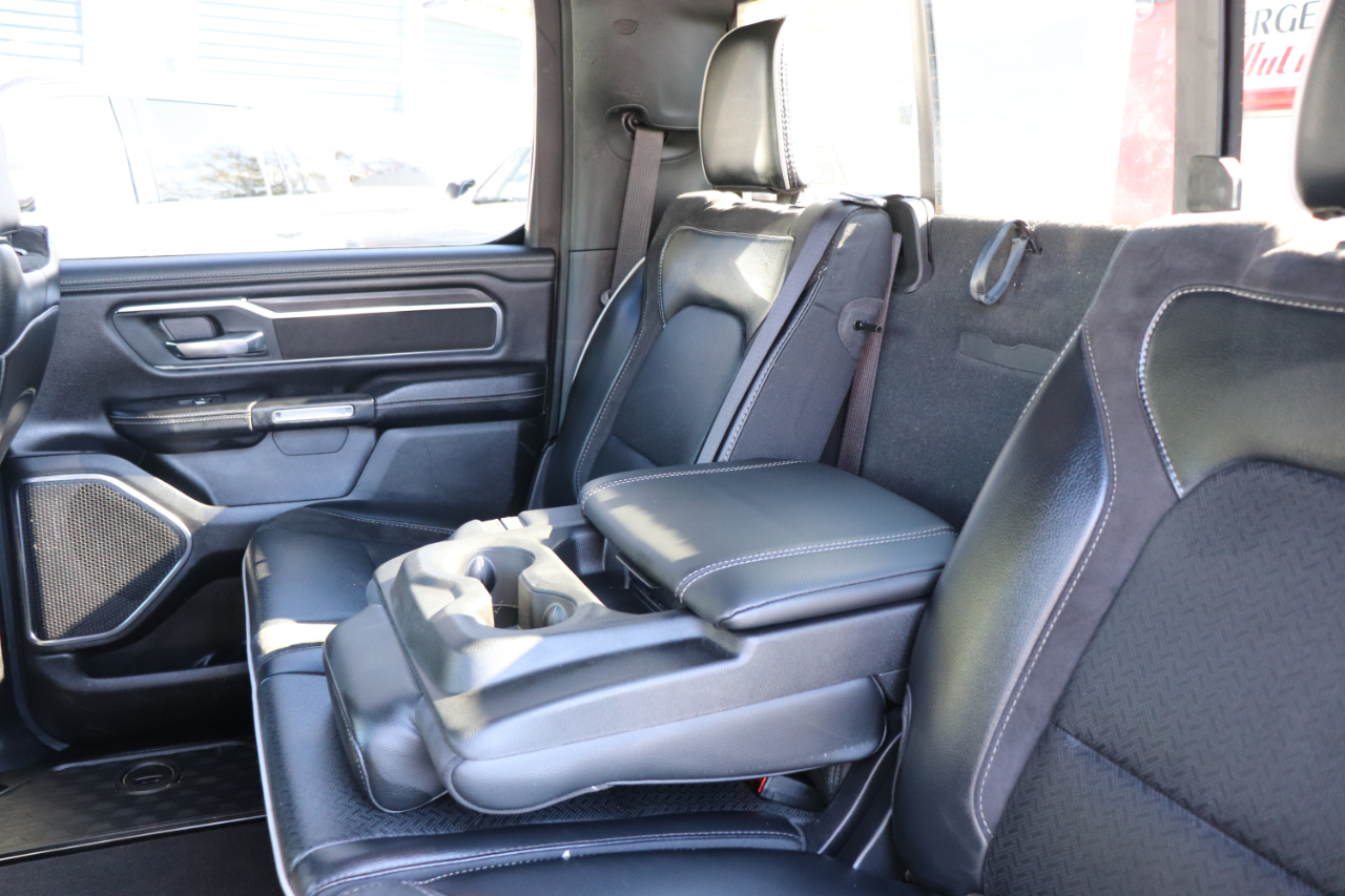 RAM 1500 Laramie 4x4 Crew Cab 5'7" Box 2025 RAM 1500 Laramie 4x4 Crew Cab 5'7" Box 2025