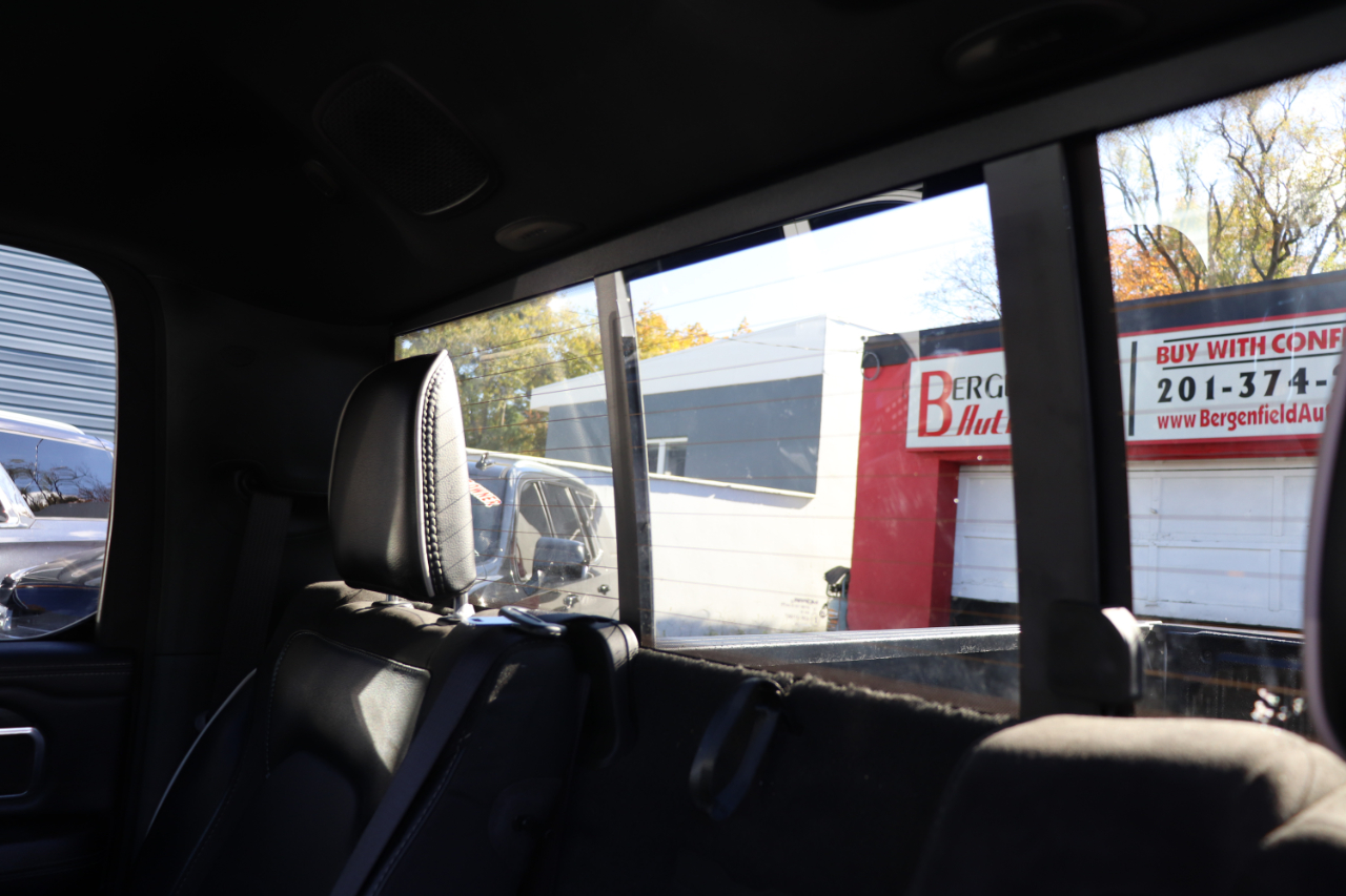 RAM 1500 Laramie 4x4 Crew Cab 5'7" Box 2025 RAM 1500 Laramie 4x4 Crew Cab 5'7" Box 2025