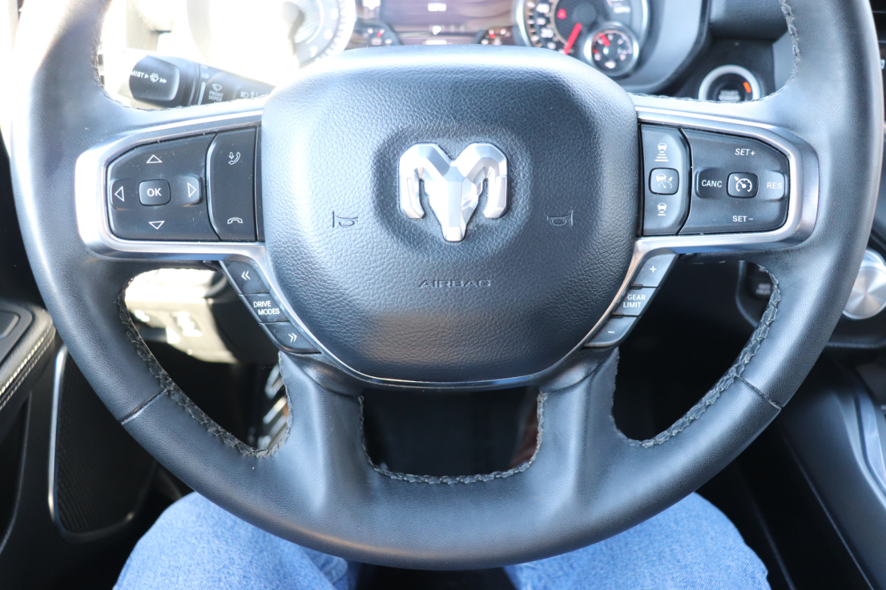 RAM 1500 Laramie 4x4 Crew Cab 5'7" Box 2025 RAM 1500 Laramie 4x4 Crew Cab 5'7" Box 2025