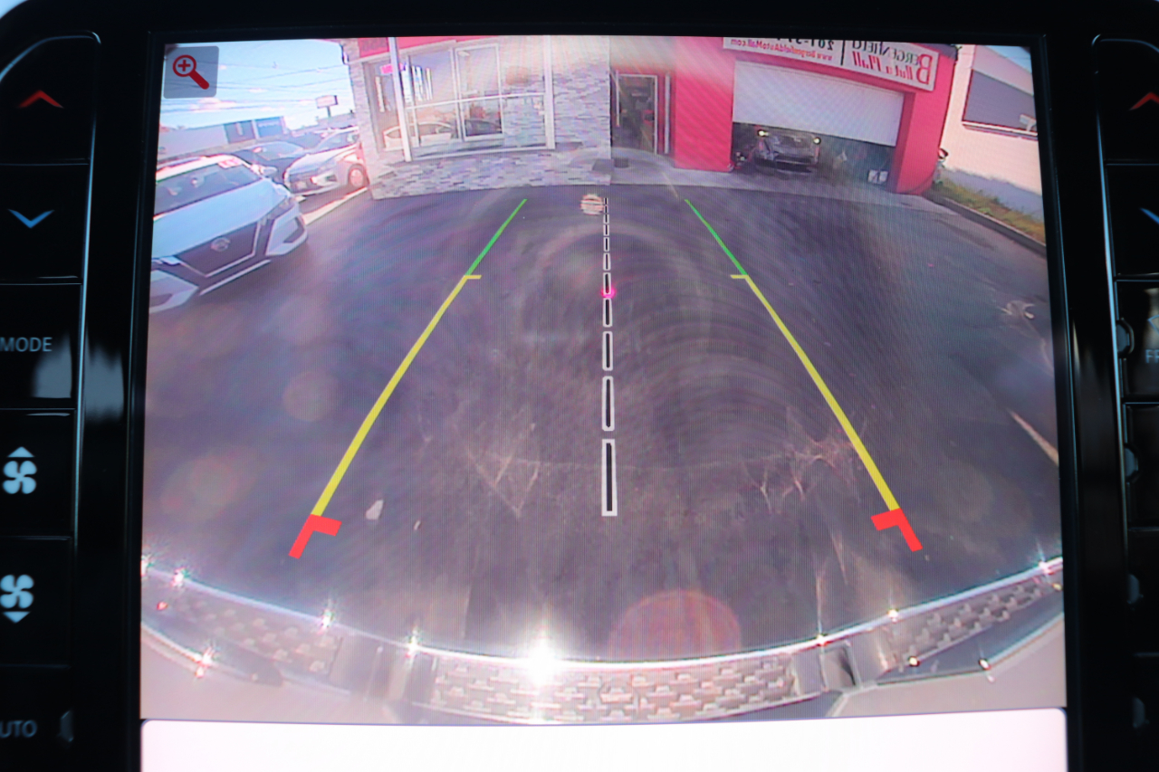 RAM 1500 Laramie 4x4 Crew Cab 5'7" Box 2025 RAM 1500 Laramie 4x4 Crew Cab 5'7" Box 2025