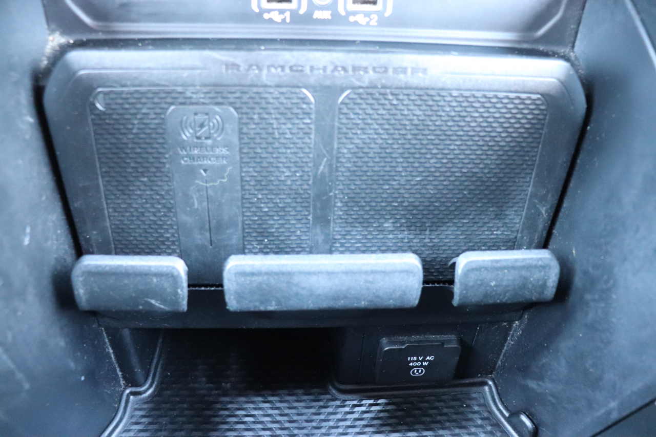 RAM 1500 Laramie 4x4 Crew Cab 5'7" Box 2025 RAM 1500 Laramie 4x4 Crew Cab 5'7" Box 2025