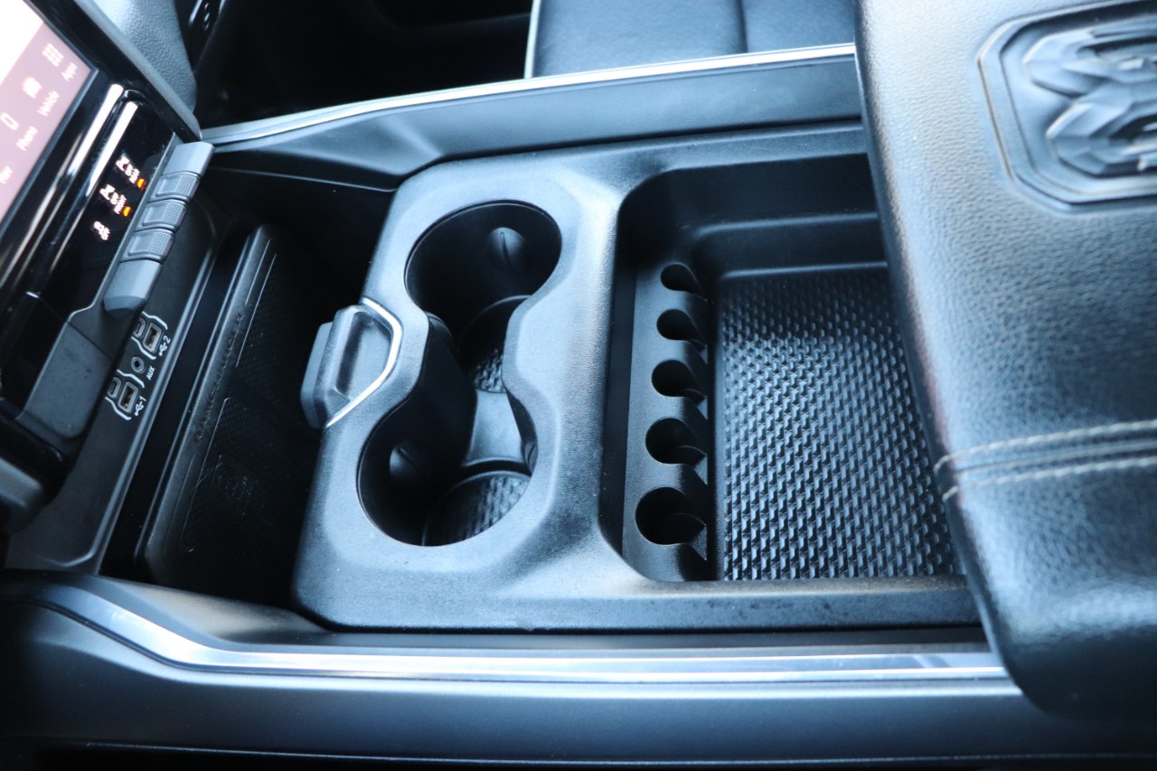 RAM 1500 Laramie 4x4 Crew Cab 5'7" Box 2025 RAM 1500 Laramie 4x4 Crew Cab 5'7" Box 2025