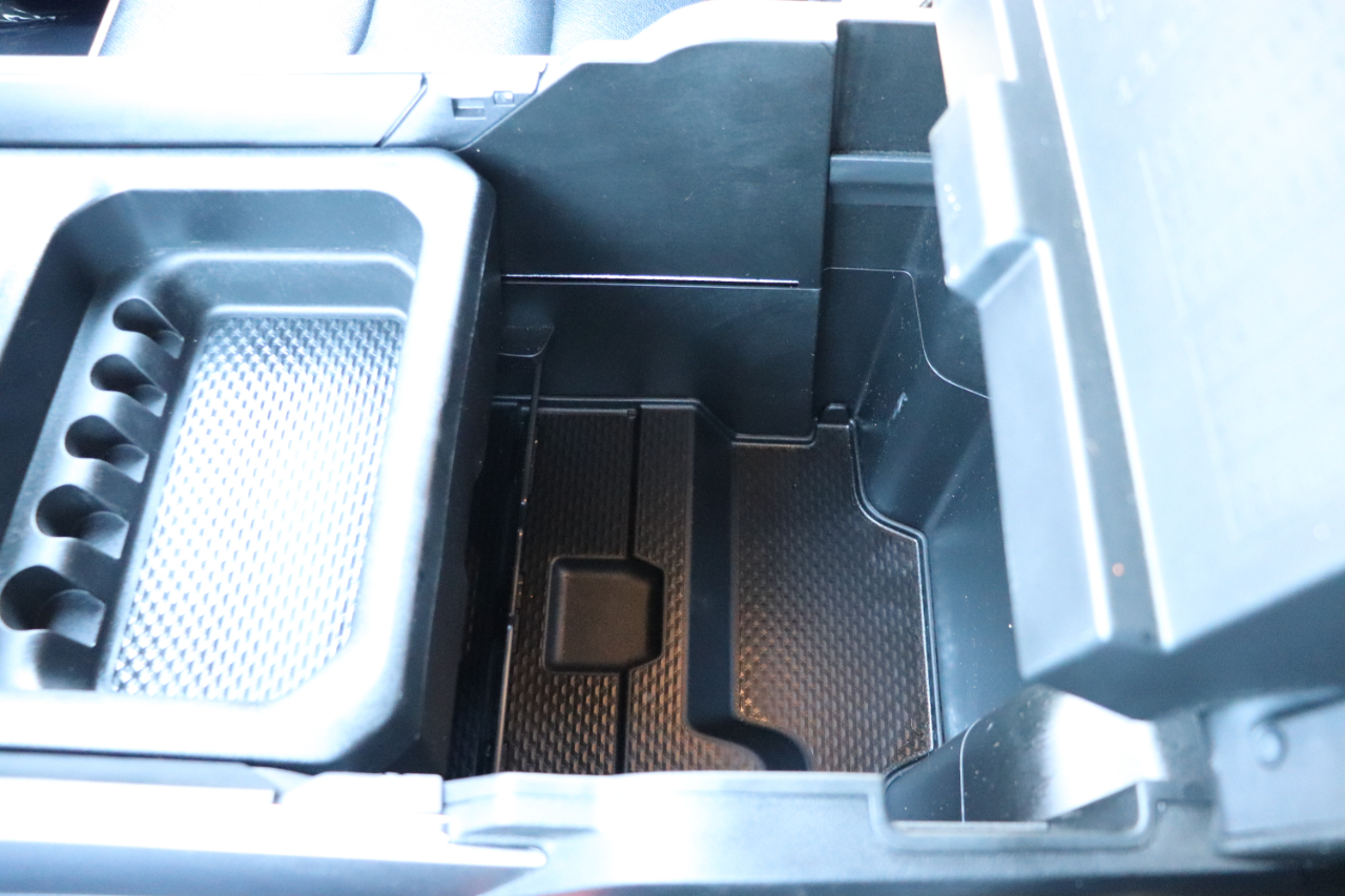 RAM 1500 Laramie 4x4 Crew Cab 5'7" Box 2025 RAM 1500 Laramie 4x4 Crew Cab 5'7" Box 2025