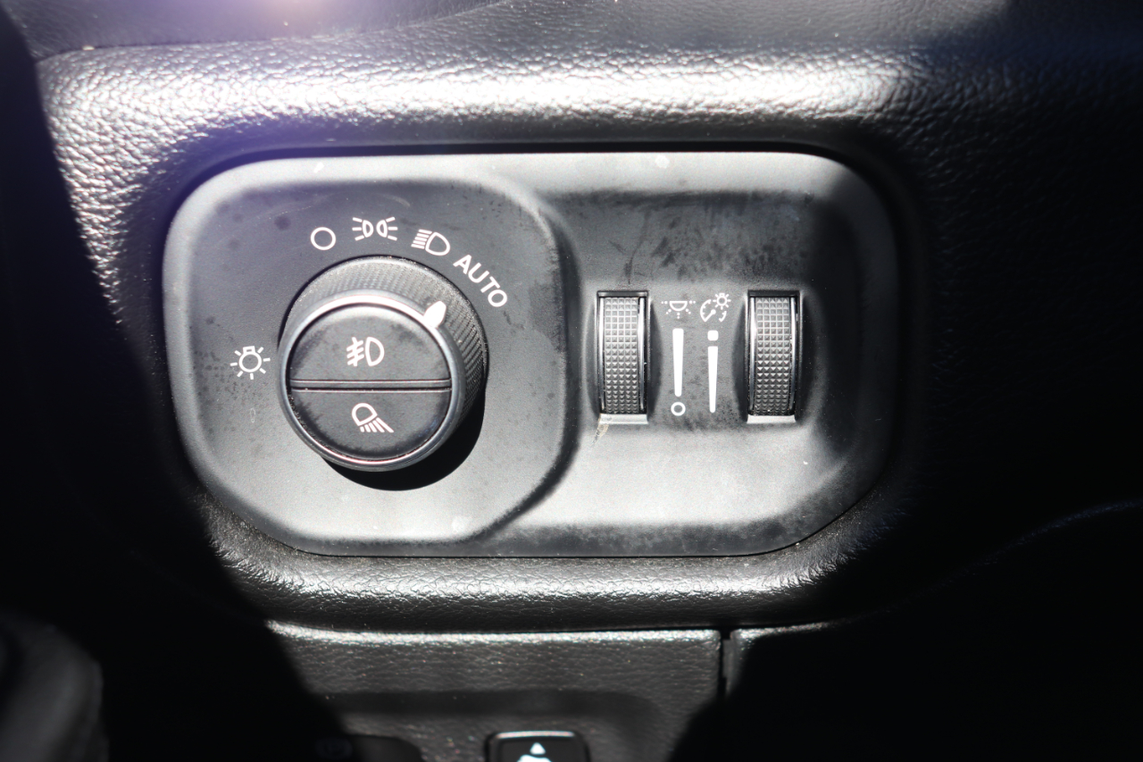 RAM 1500 Laramie 4x4 Crew Cab 5'7" Box 2025 RAM 1500 Laramie 4x4 Crew Cab 5'7" Box 2025