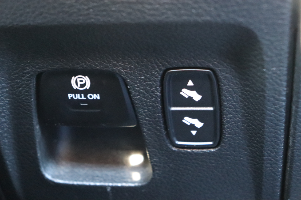 RAM 1500 Laramie 4x4 Crew Cab 5'7" Box 2025 RAM 1500 Laramie 4x4 Crew Cab 5'7" Box 2025