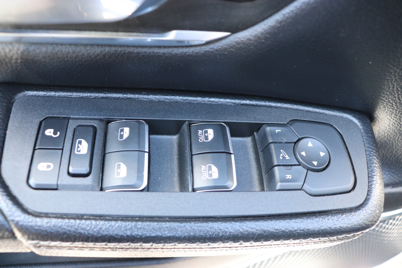 RAM 1500 Laramie 4x4 Crew Cab 5'7" Box 2025 RAM 1500 Laramie 4x4 Crew Cab 5'7" Box 2025