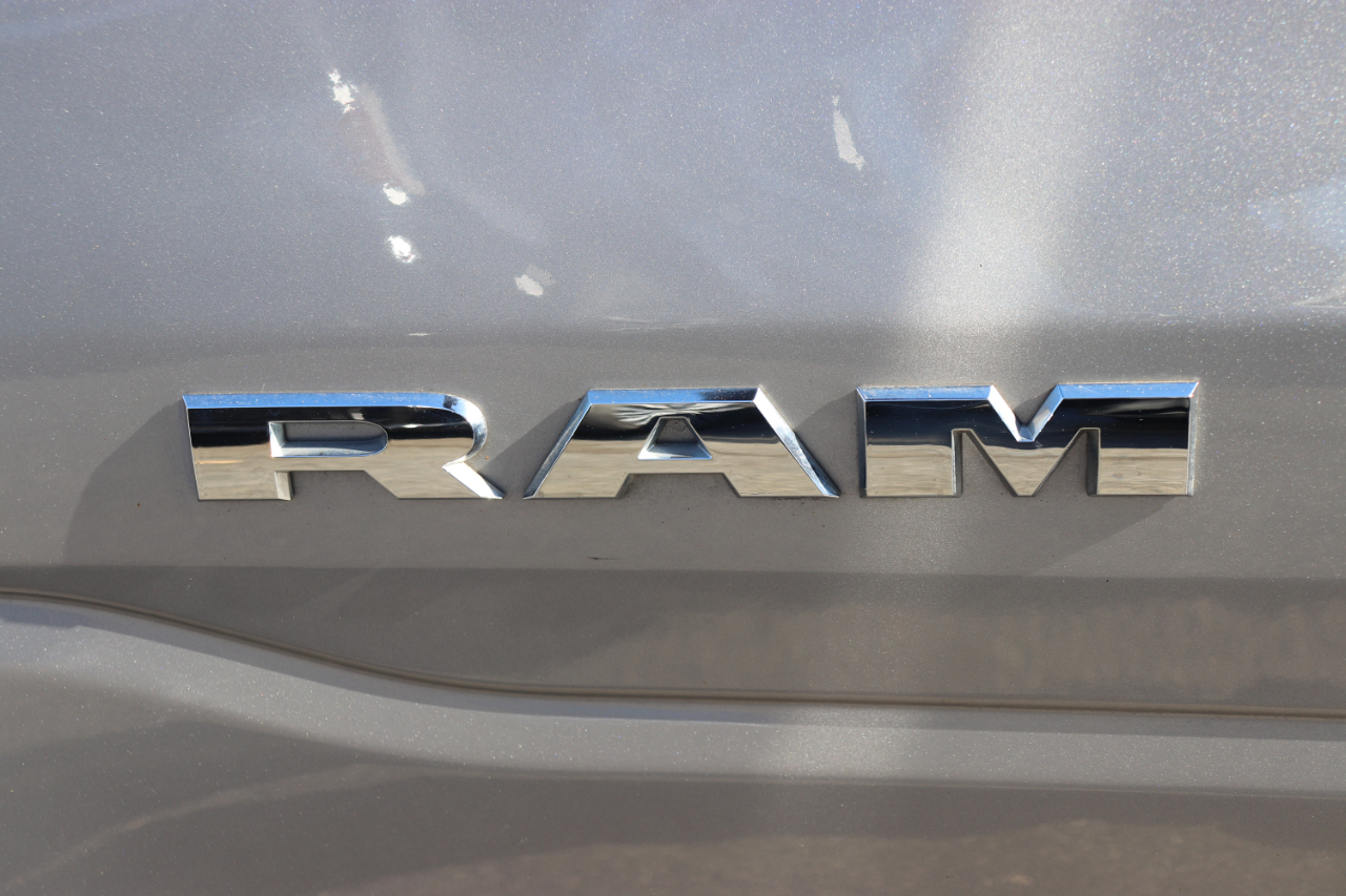 RAM 1500 Laramie 4x4 Crew Cab 5'7" Box 2025 RAM 1500 Laramie 4x4 Crew Cab 5'7" Box 2025